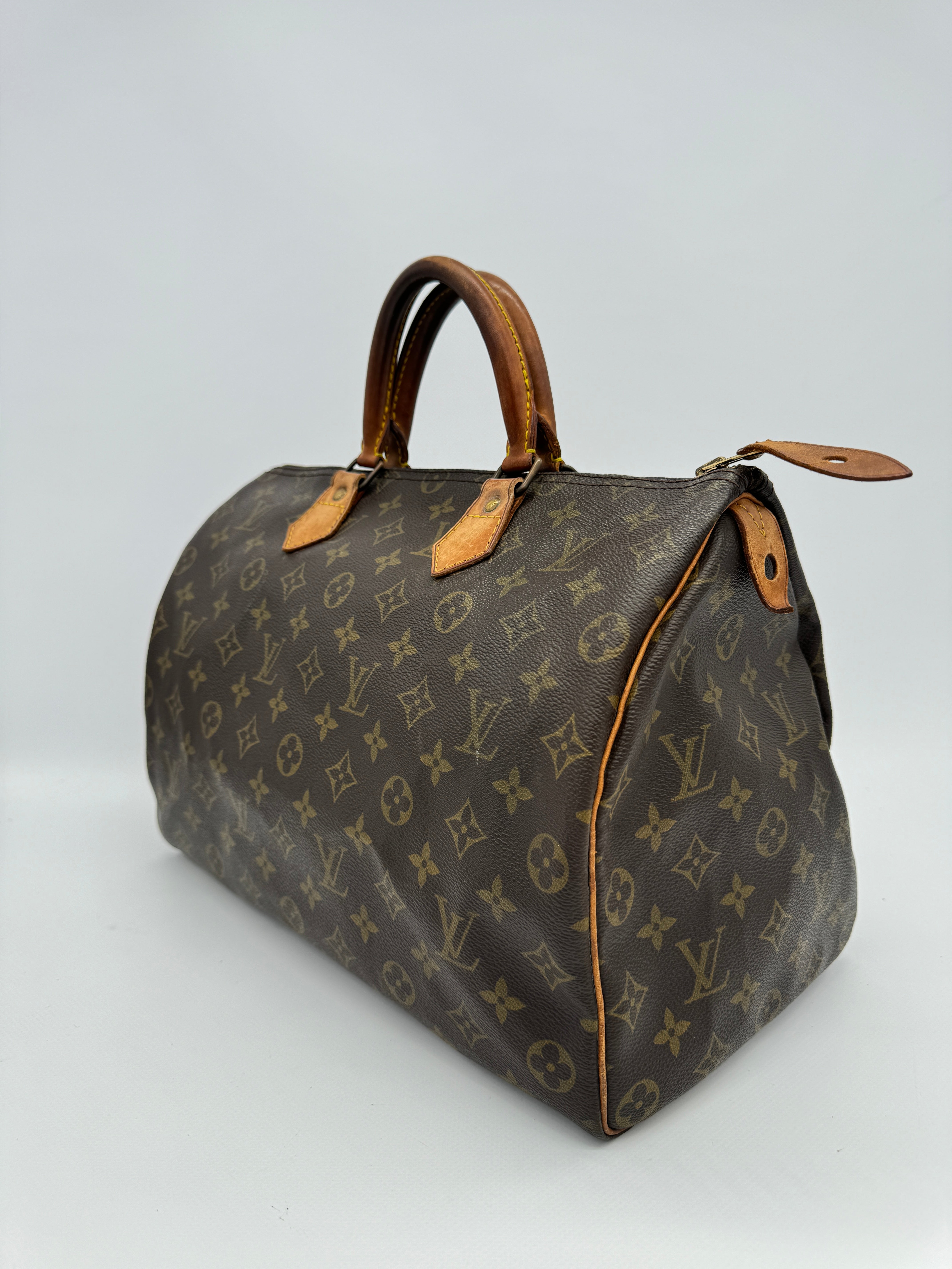 Louis Vuitton Speedy 35