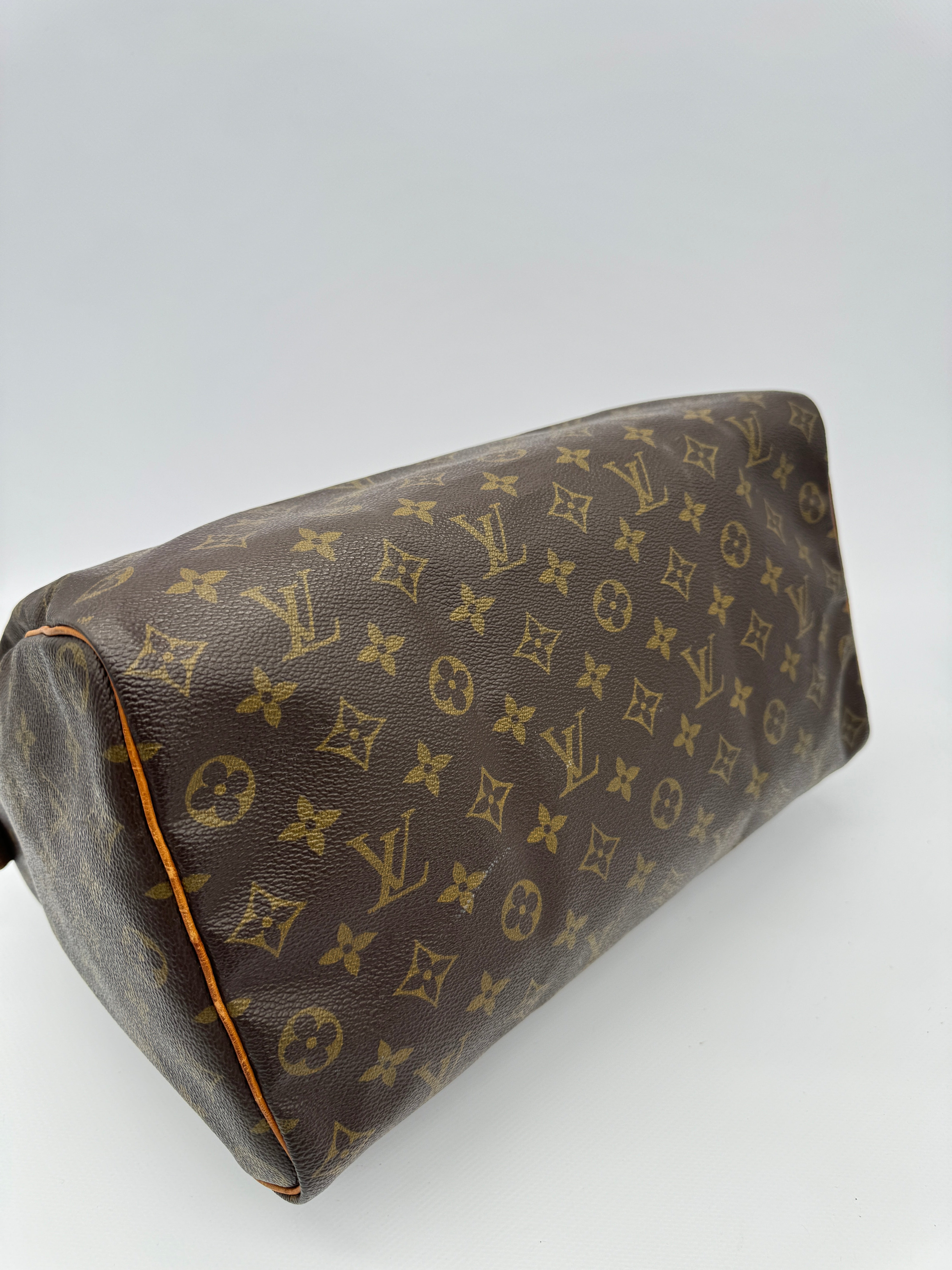 Louis Vuitton Speedy 35