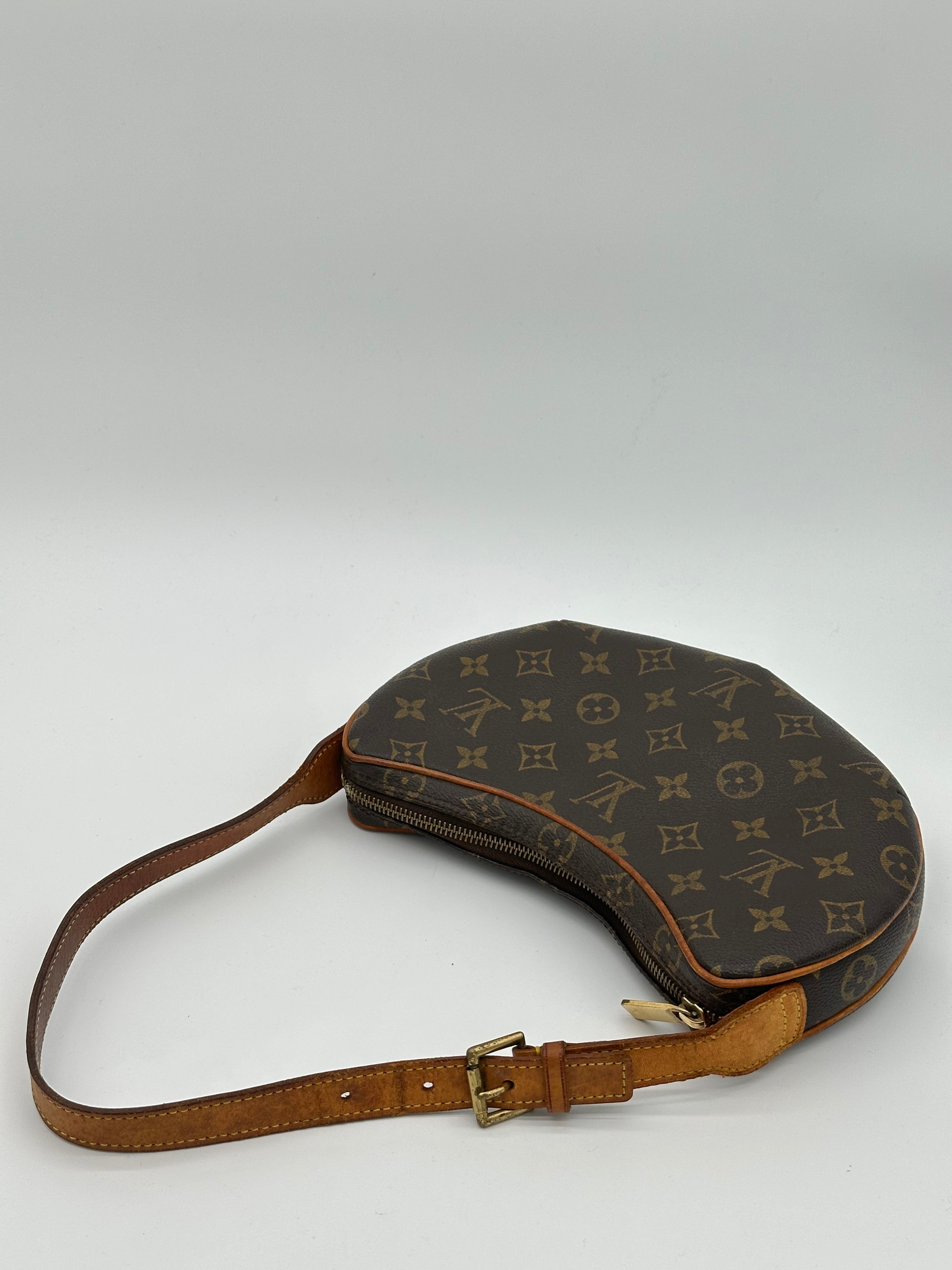 Louis Vuitton Croissant PM