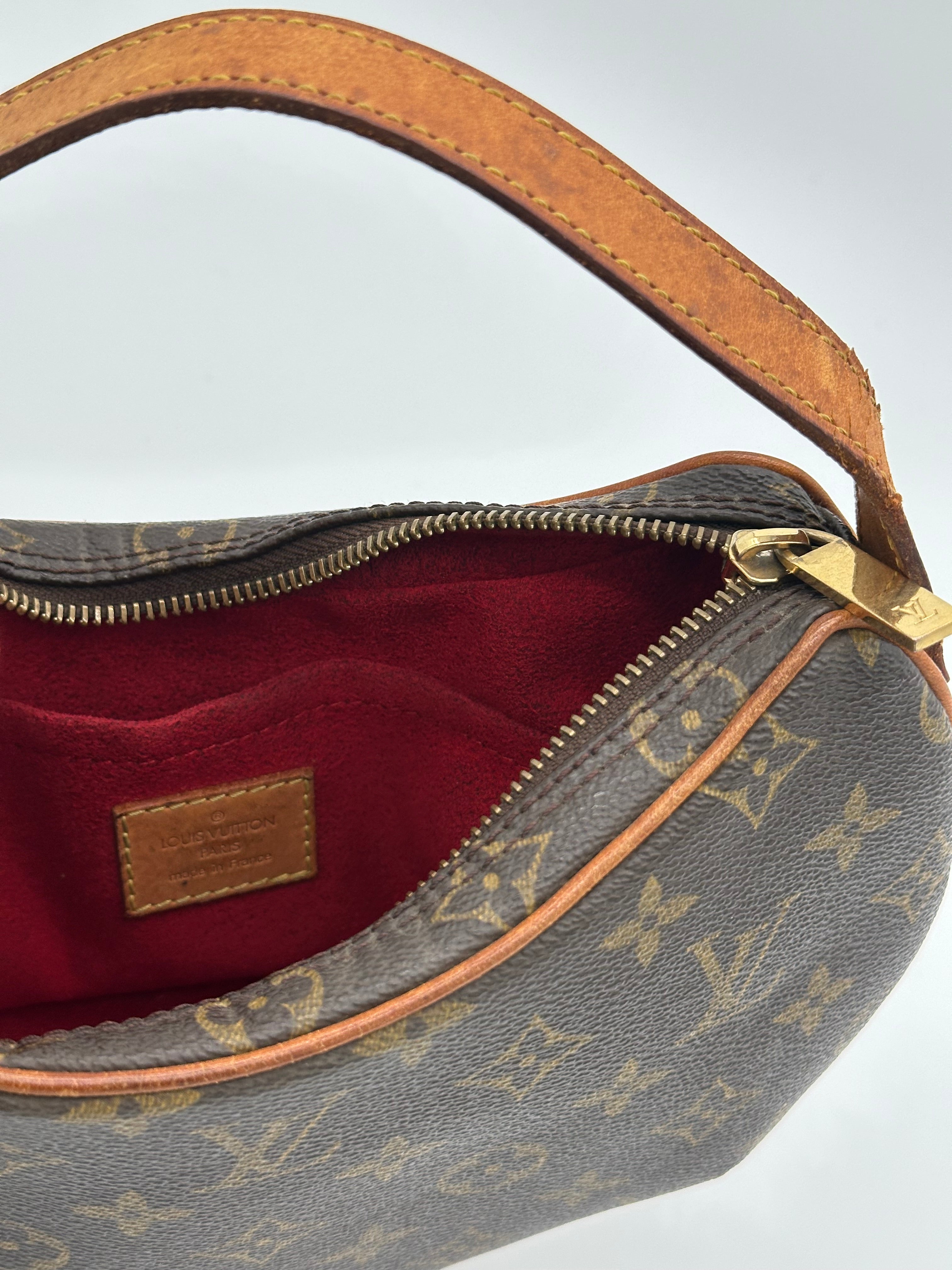 Louis Vuitton Croissant PM