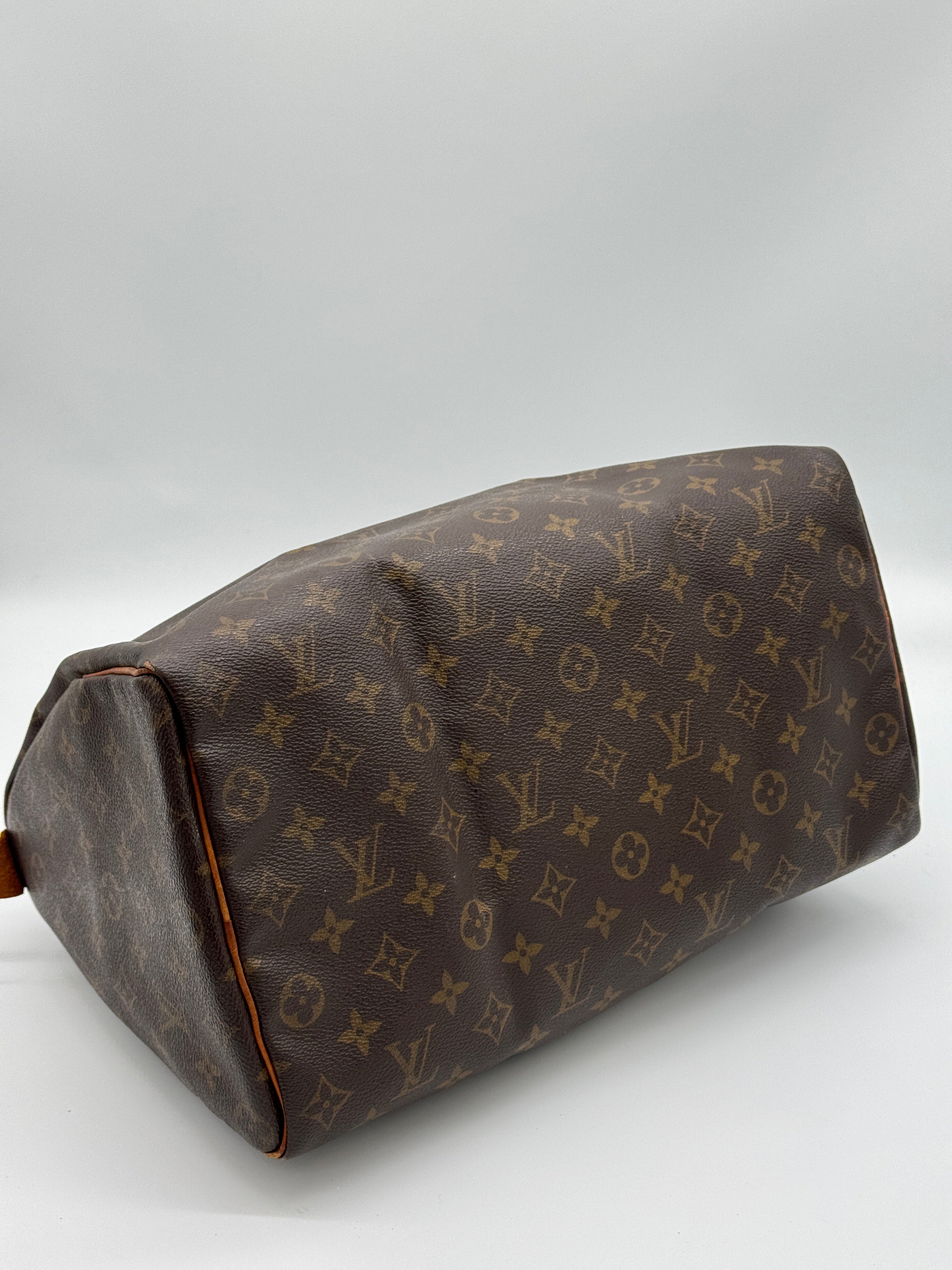 Louis Vuitton Speedy 35