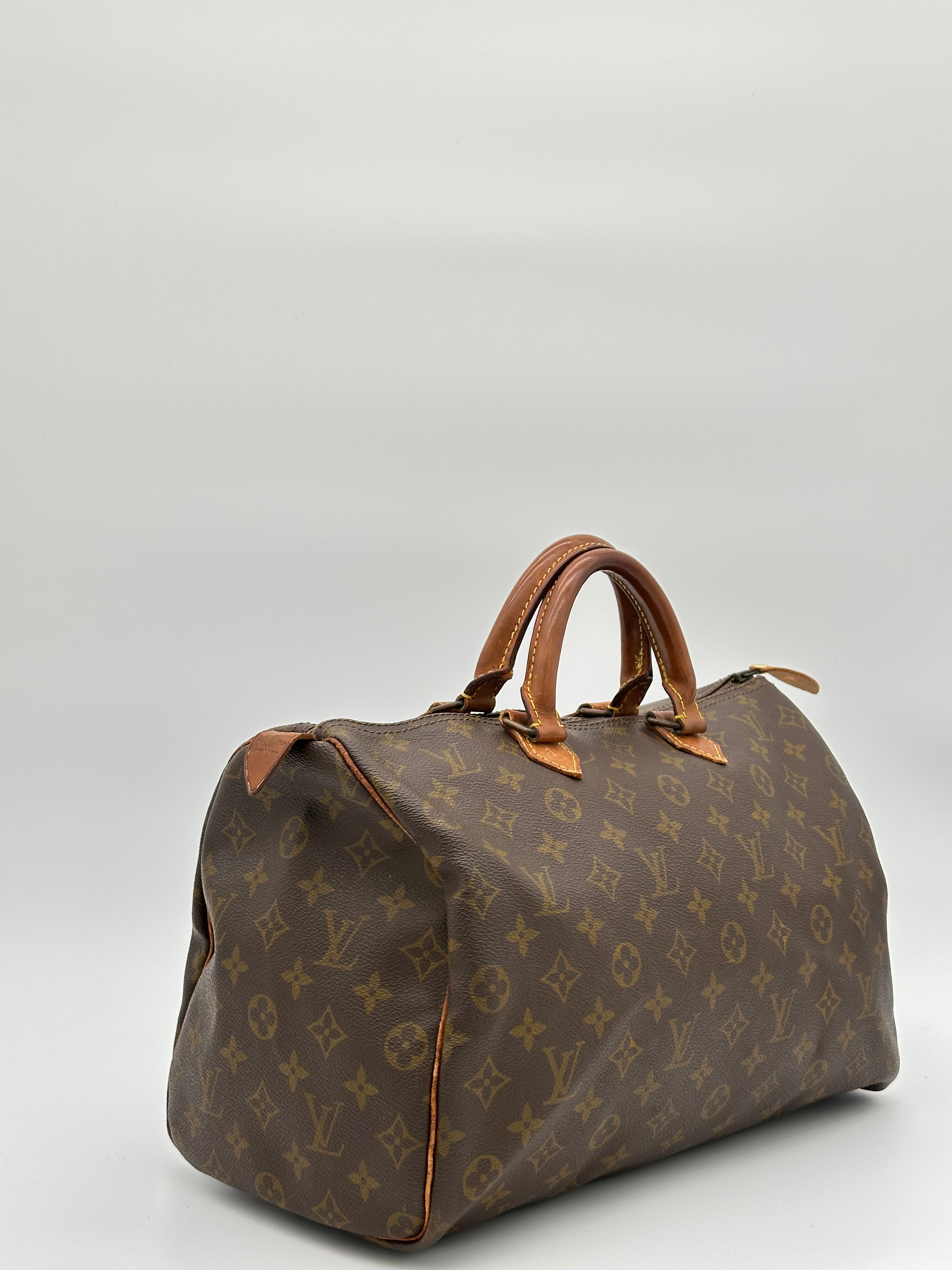 Louis Vuitton Speedy 35