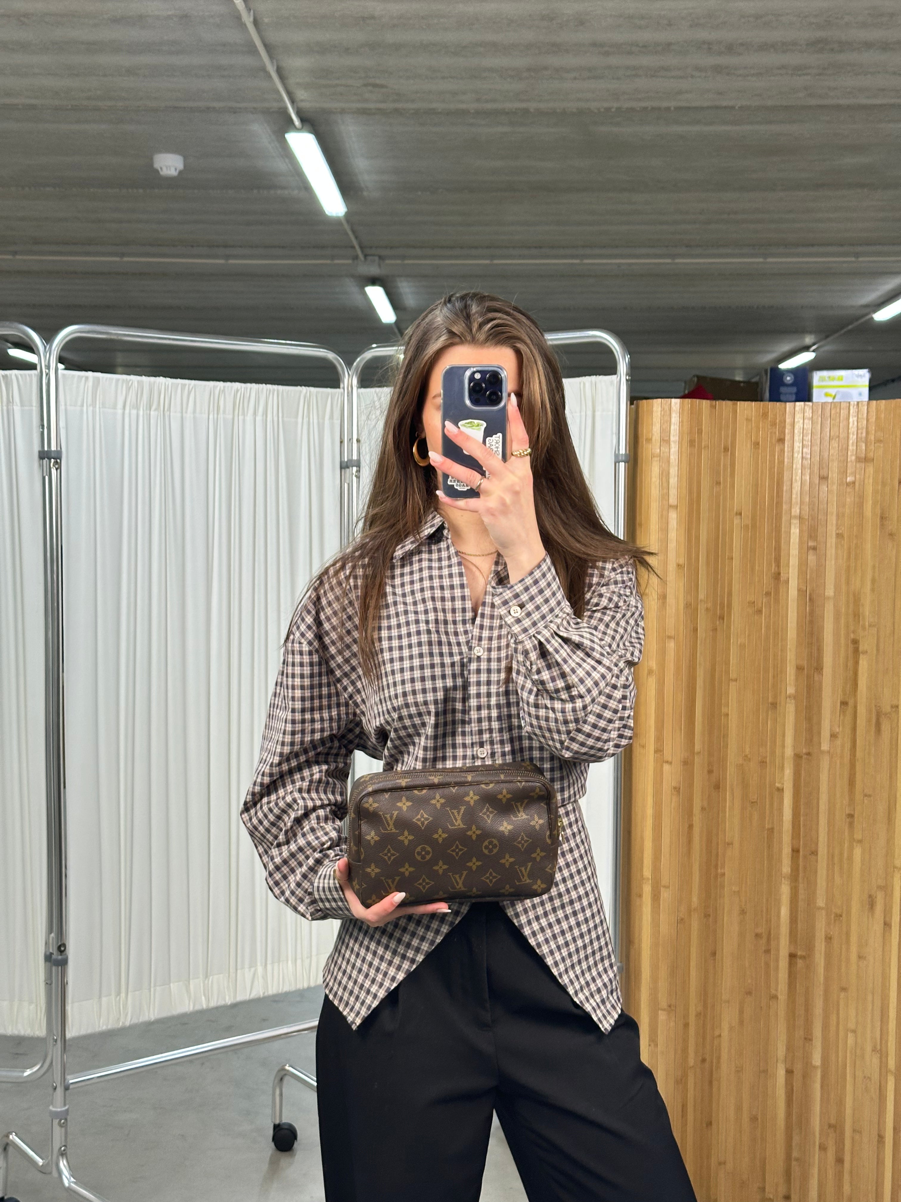 Louis Vuitton Trousse 23