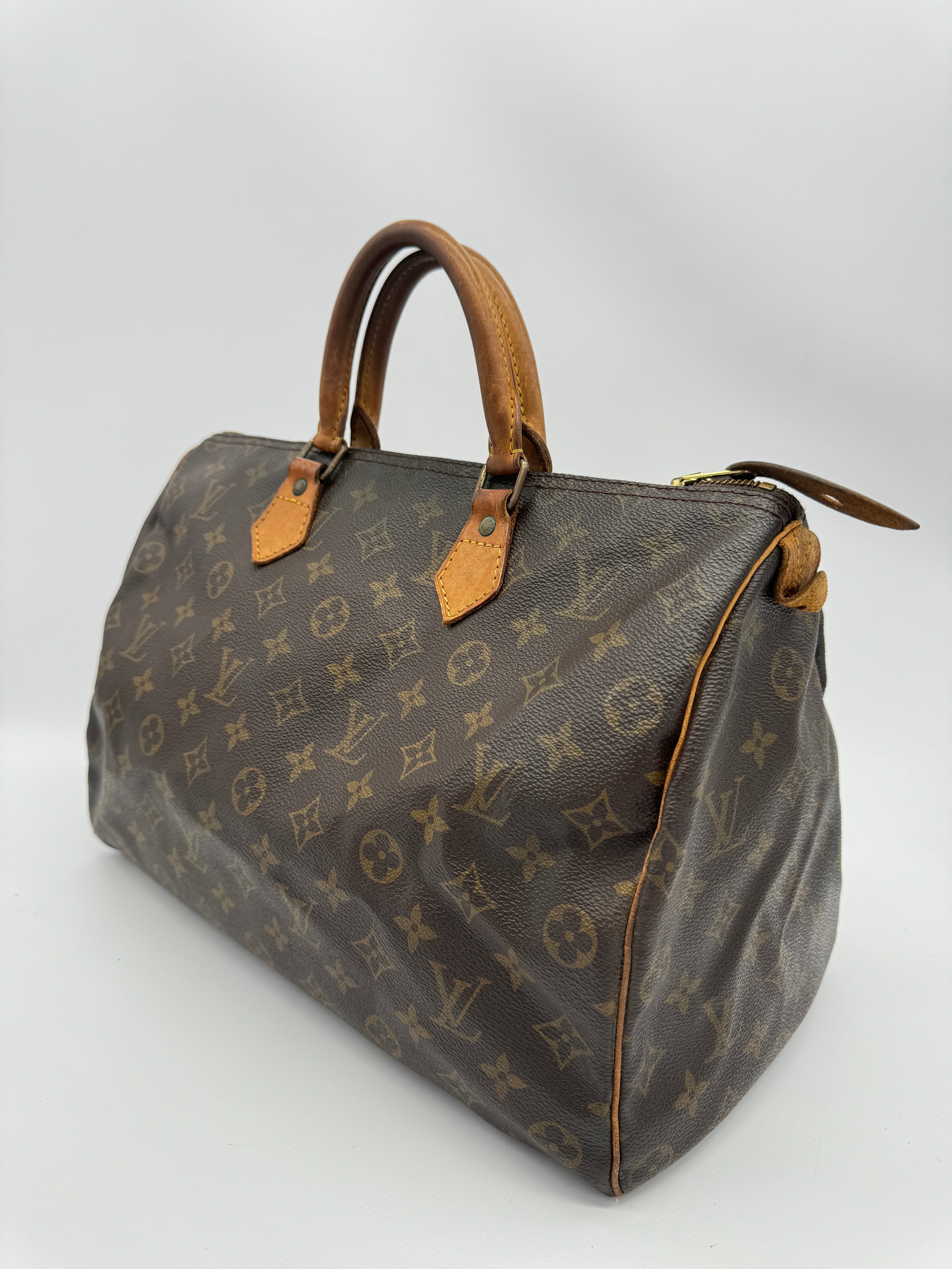 Louis Vuitton Speedy 35