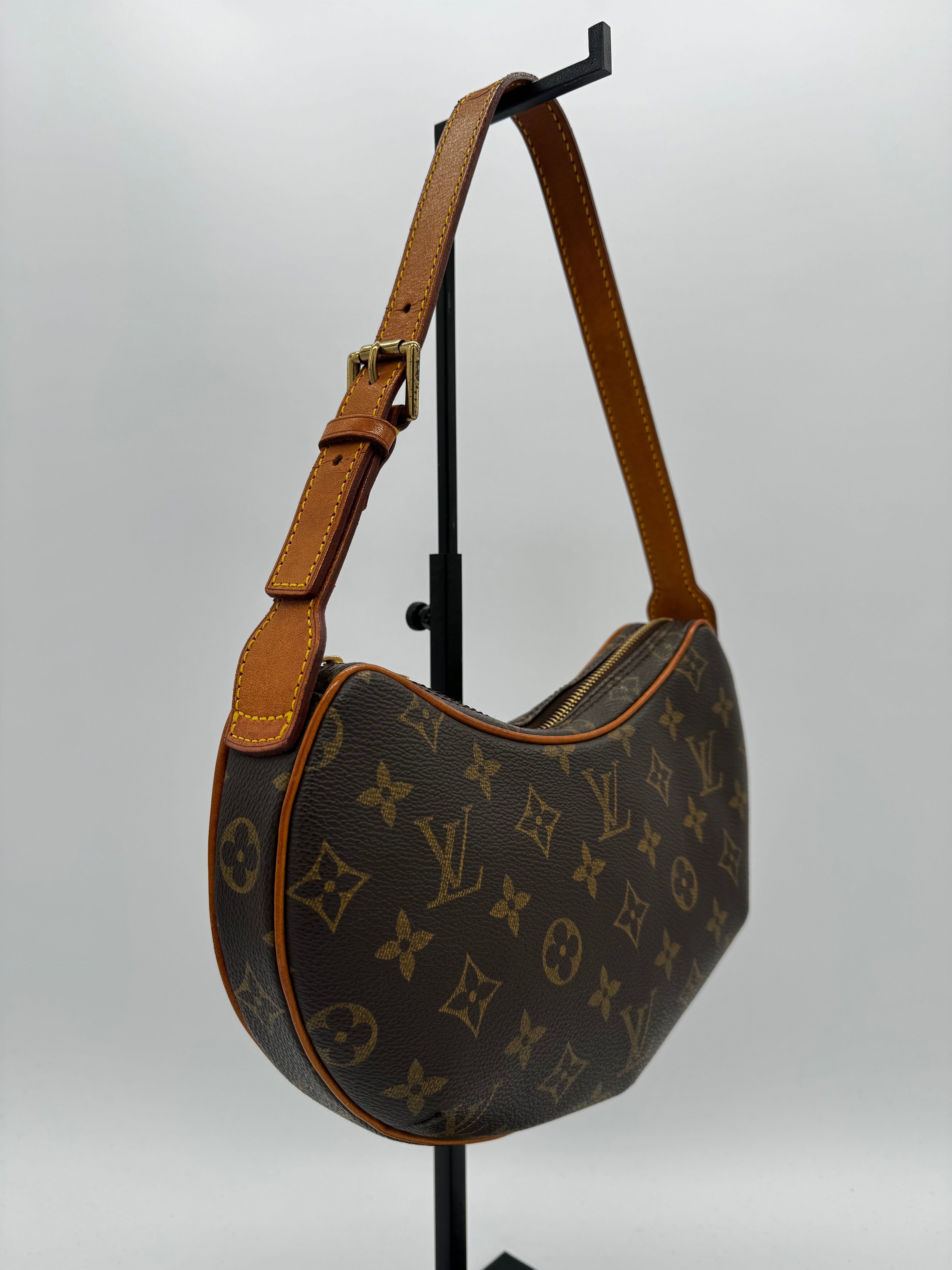 Louis Vuitton Croissant PM