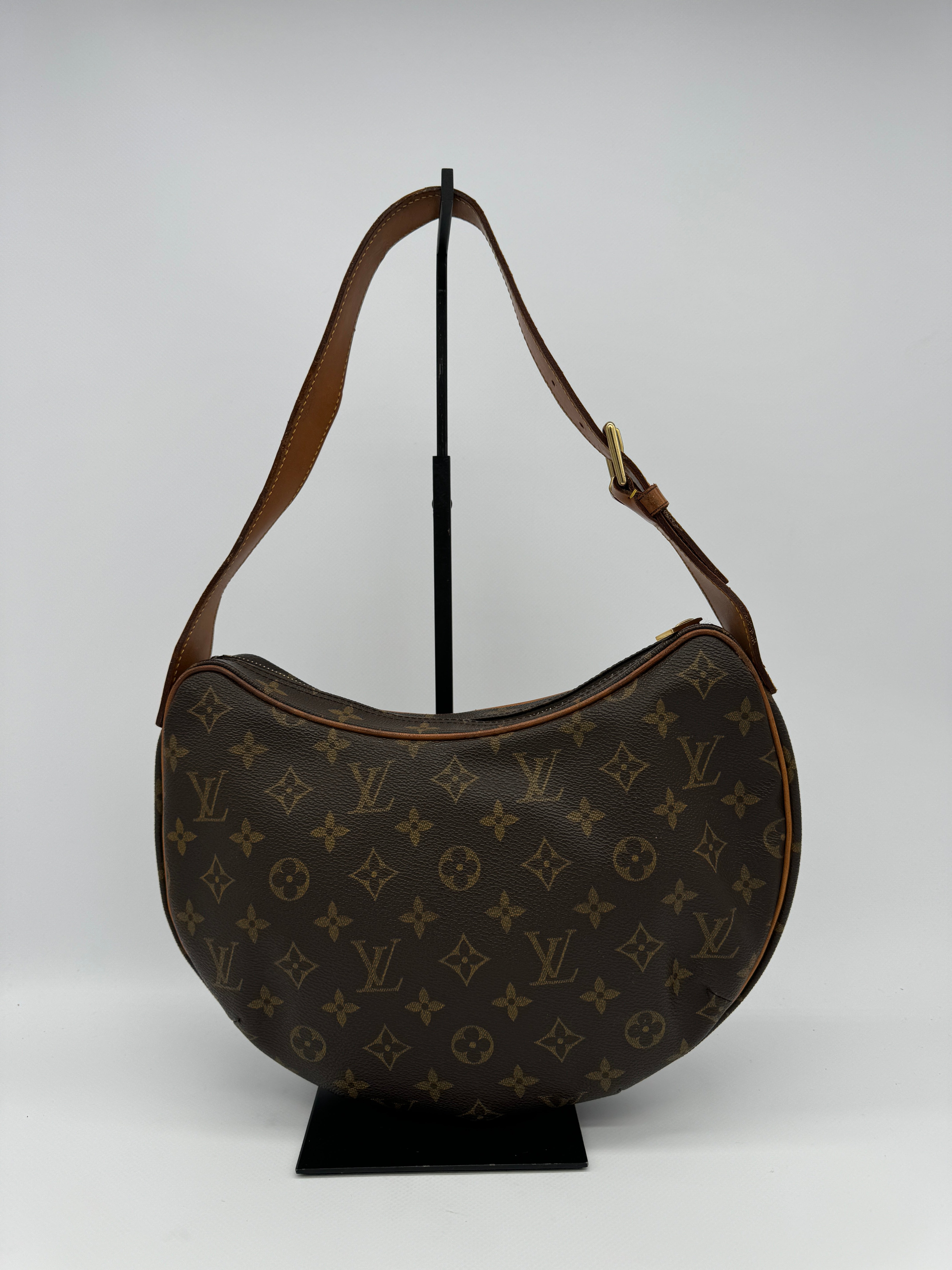 Louis Vuitton Croissant MM