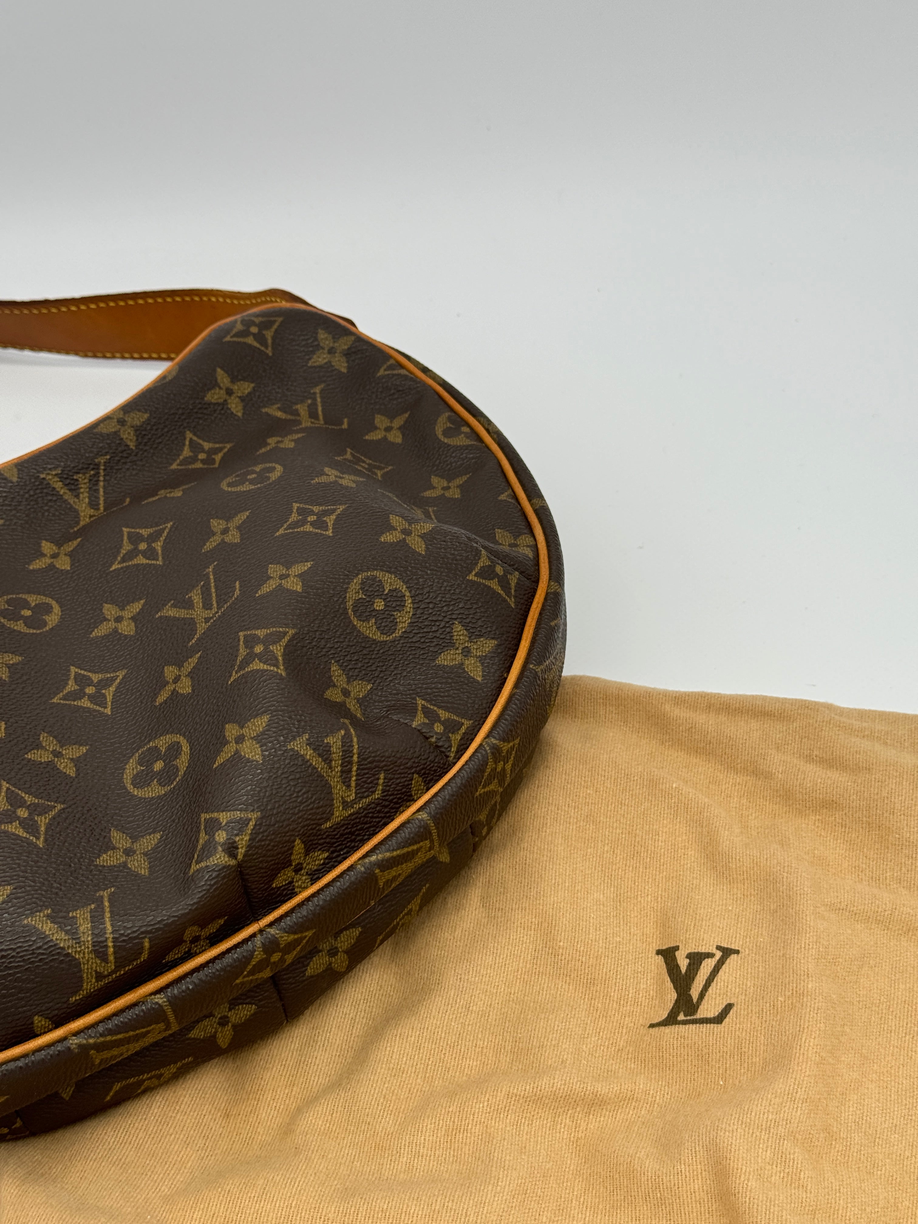 Louis Vuitton Croissant MM