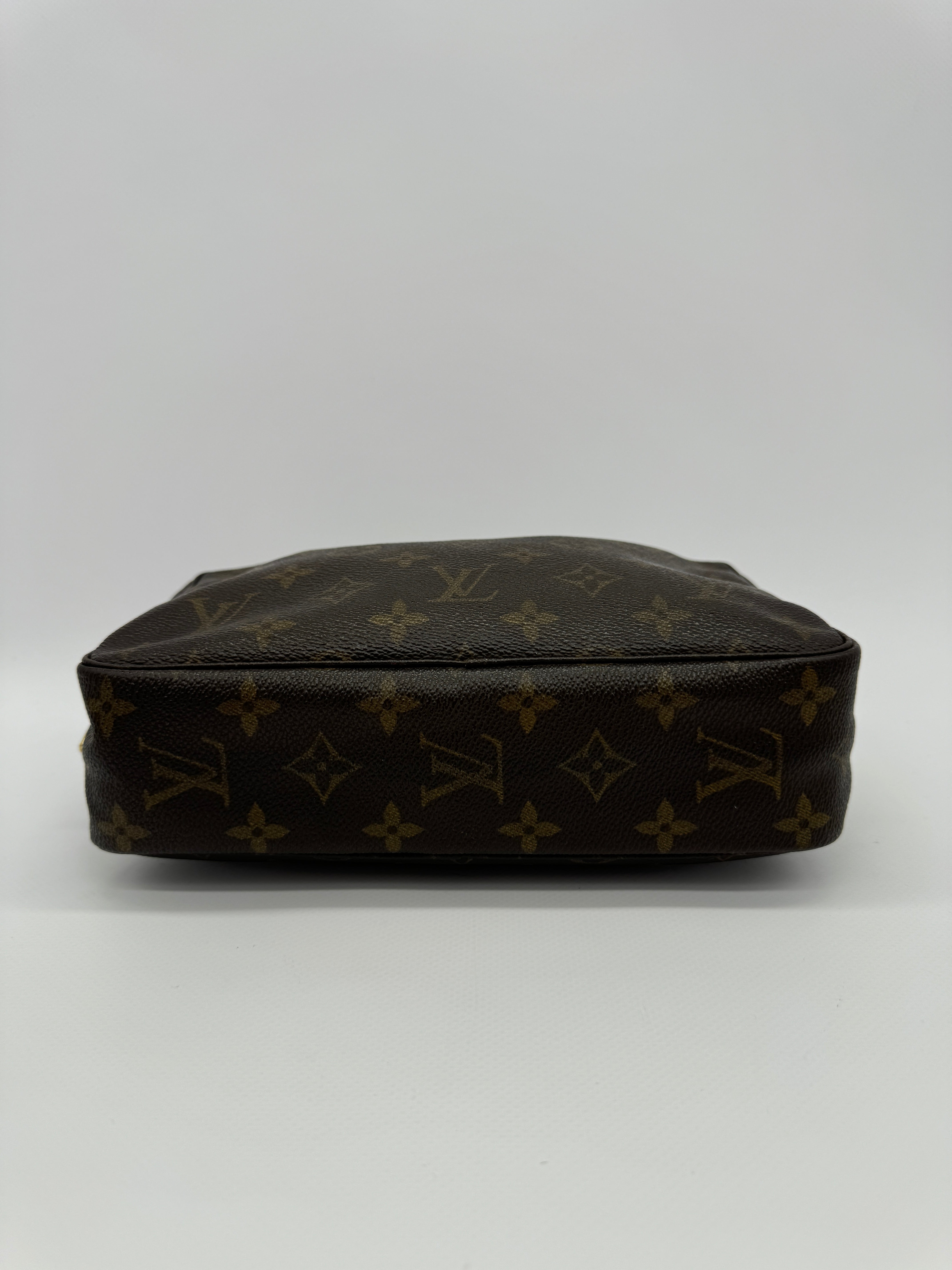 Louis Vuitton Trousse 23