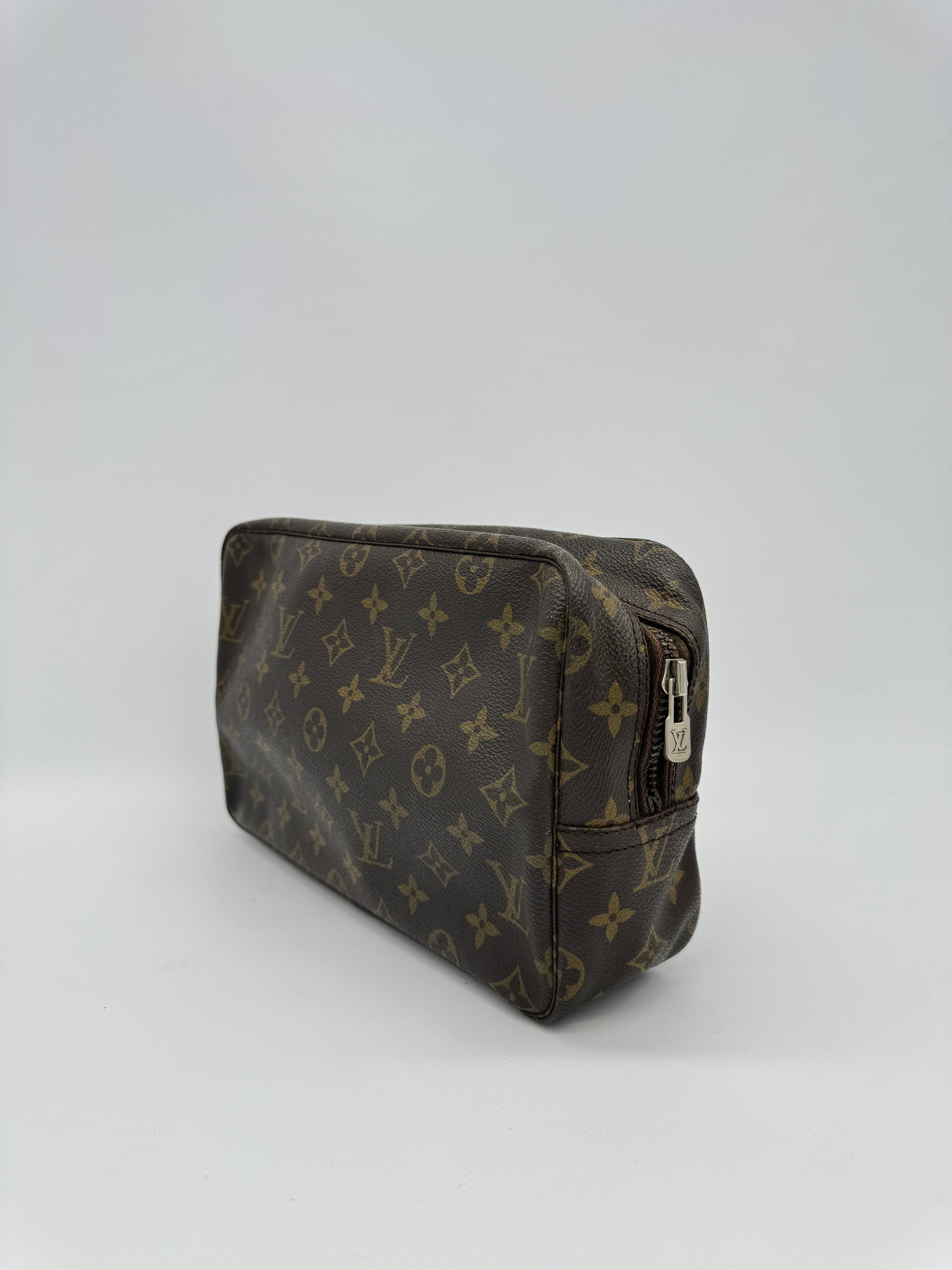 Louis Vuitton Trousse 28