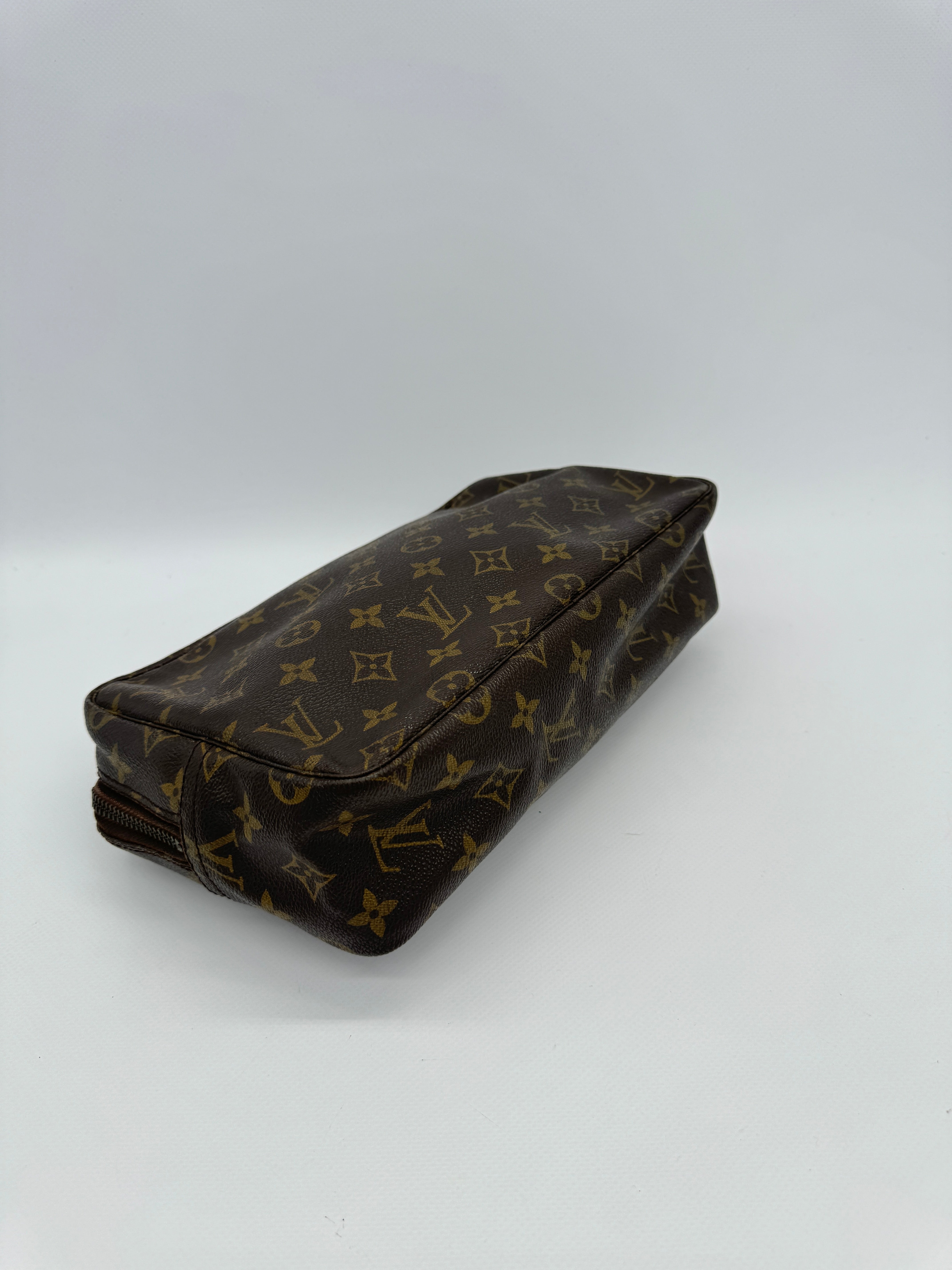 Louis Vuitton Trousse 28