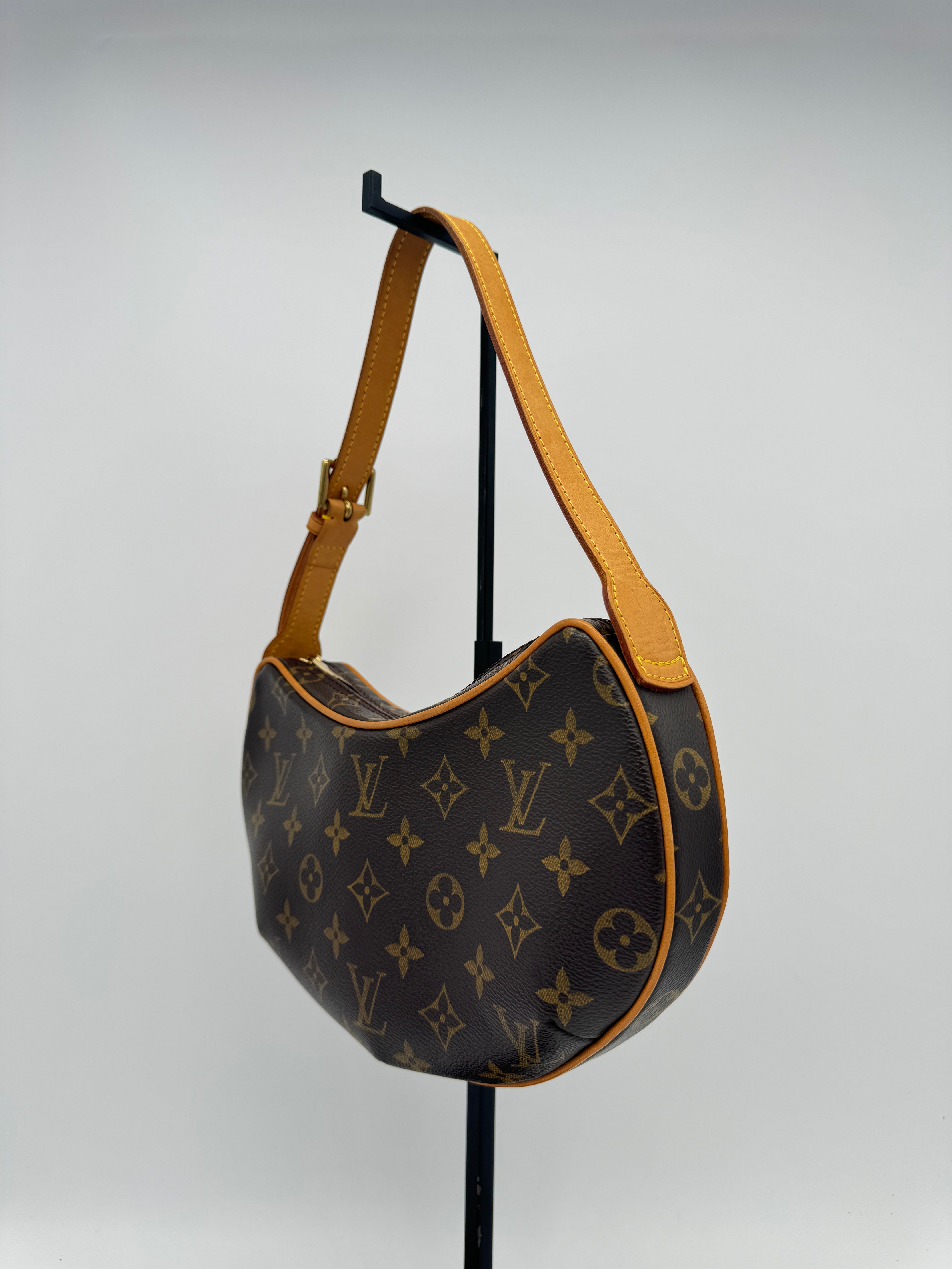 Louis Vuitton Croissant PM