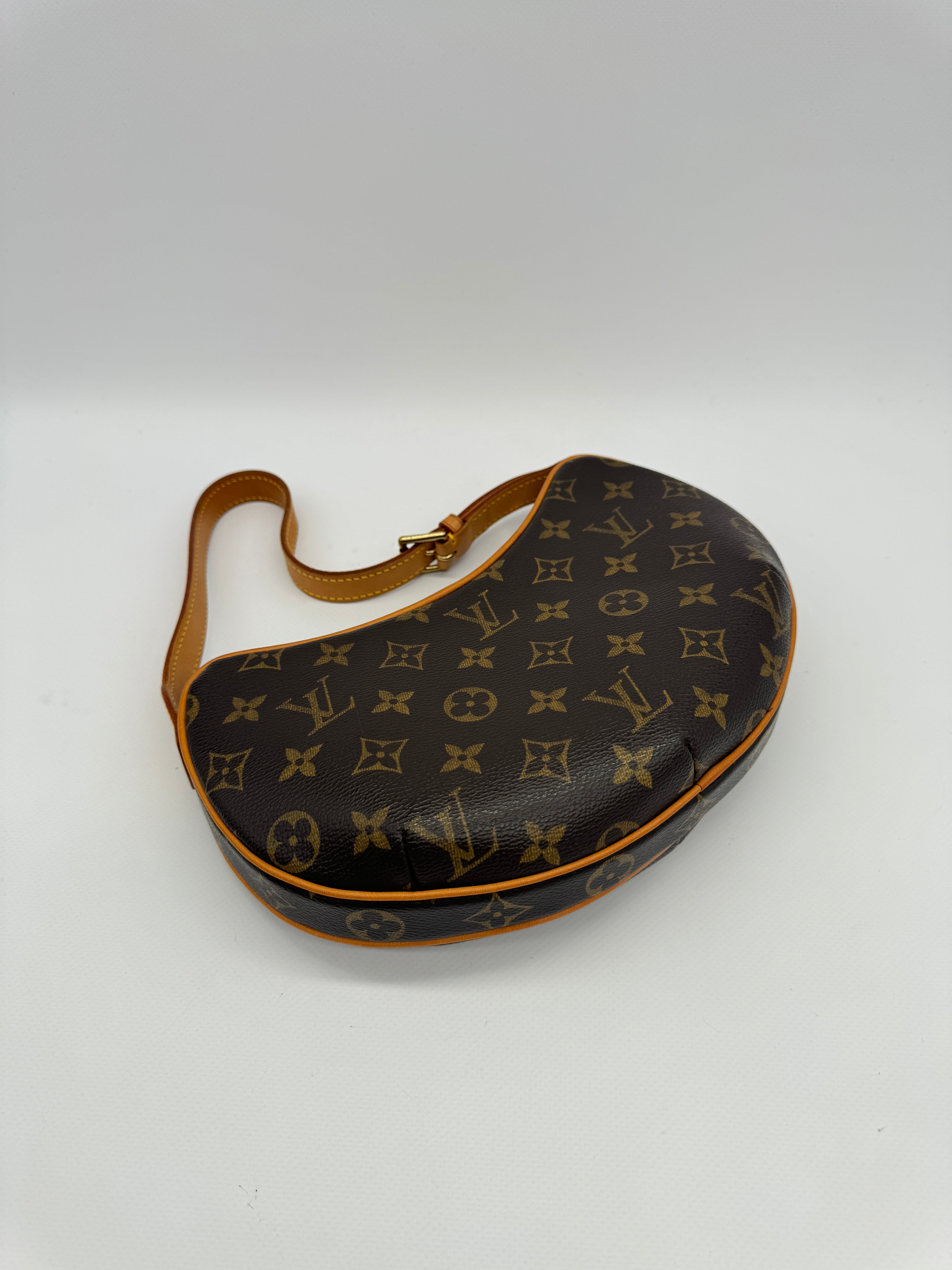 Louis Vuitton Croissant PM